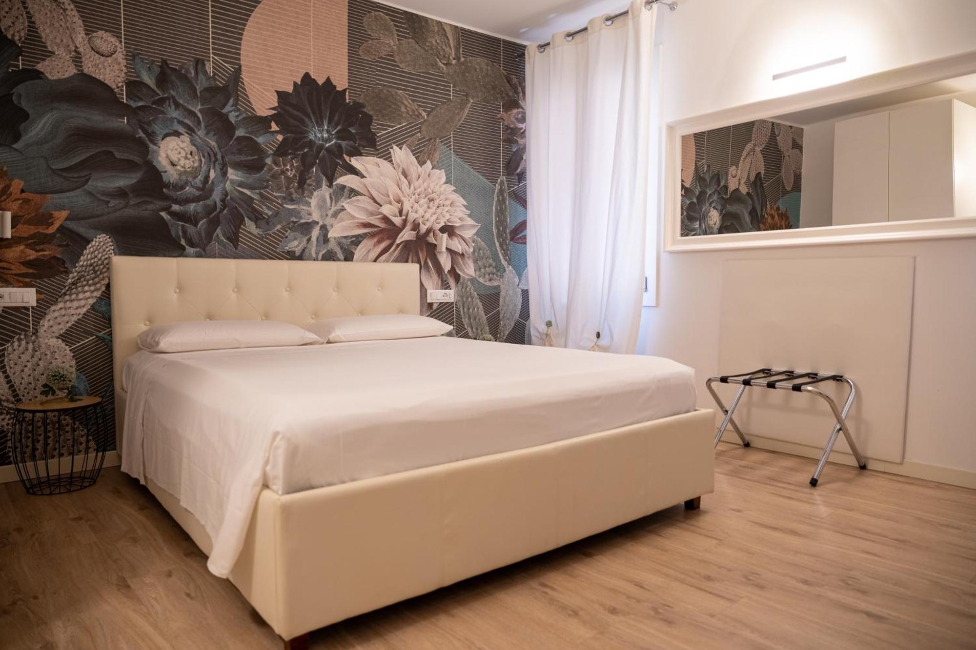 Deluxe Room,1644697496:JPEG